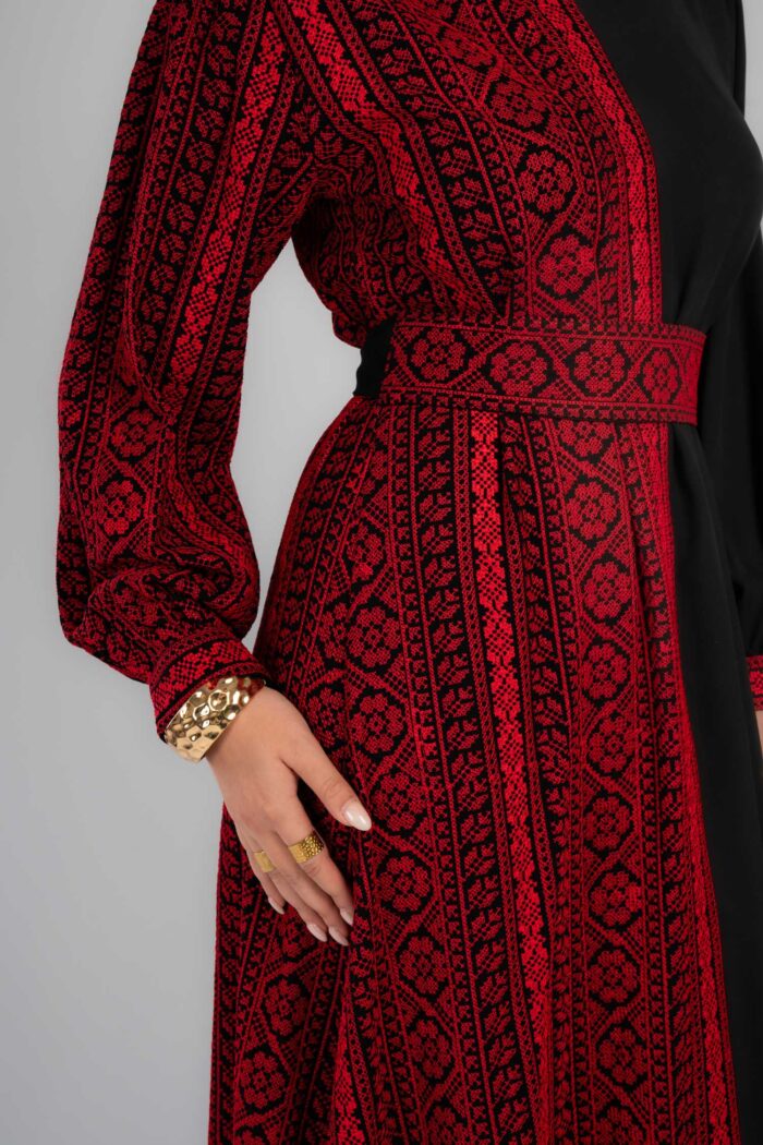Palestinian dress with side embroidery - Image 4