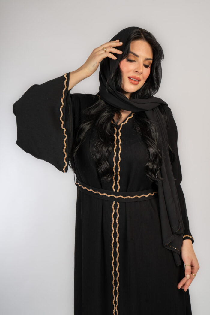 عباية خروج اسود تطريز دهبي - Image 1
