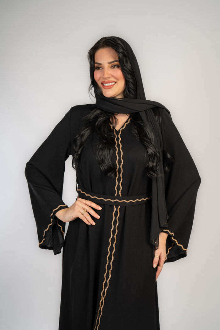 عباية خروج اسود تطريز دهبي - Image 3