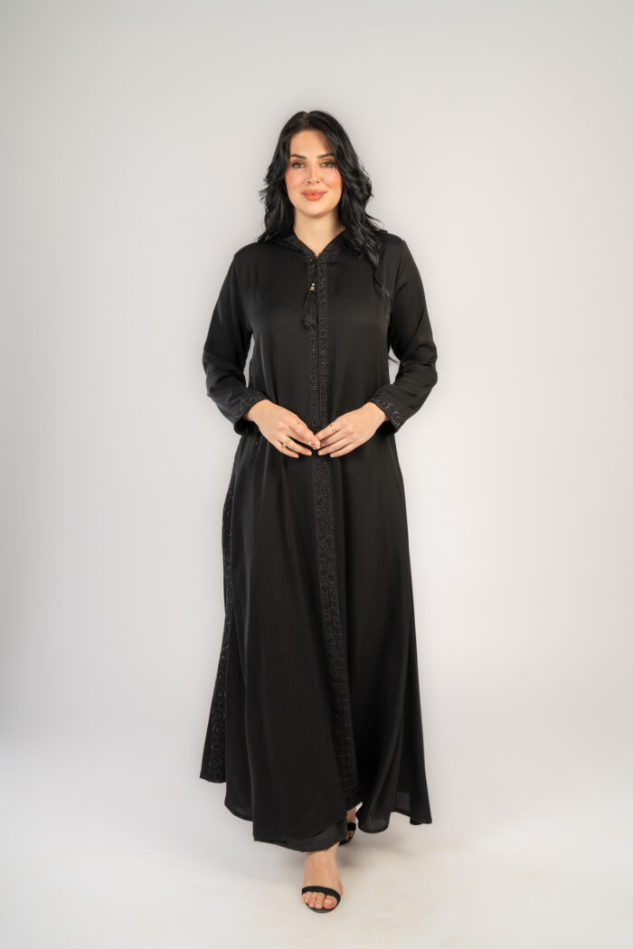 عباية خروج اسود كبيشون تطريز اسود - Image 4