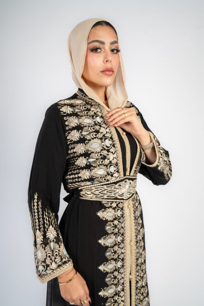 قفطان شيفون قطعتين بتطريز فضي - Image 4