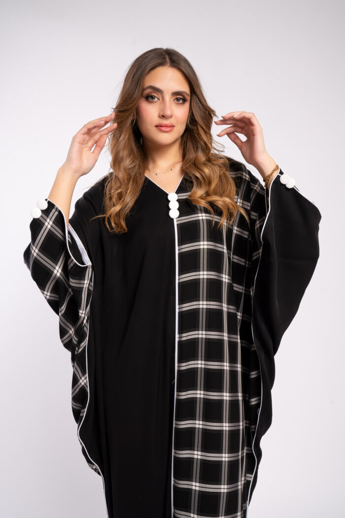 عباية اسود خروج مع طباعة - Image 1